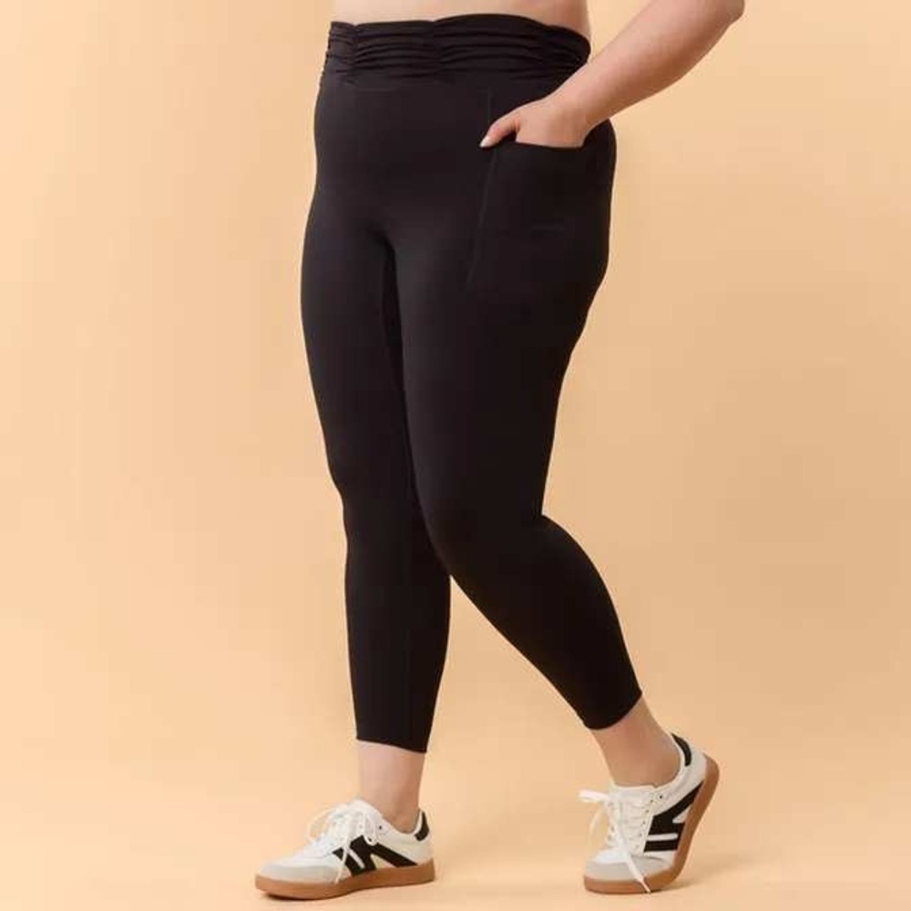Blogilates Rouched Waist Leggings Black High Waisted Pockets Squat Proof NWT XL